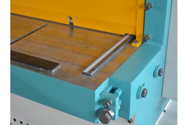 Гильотинные ножницы Ckemsa ERGM 1520 × 2,0 мм