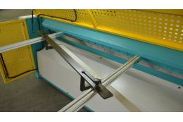 Гільйотинні ножиці Ckemsa ERGM 2020 × 2,0 мм Гільйотинні ножиці Ckemsa ERGM 2020 × 2,0 мм