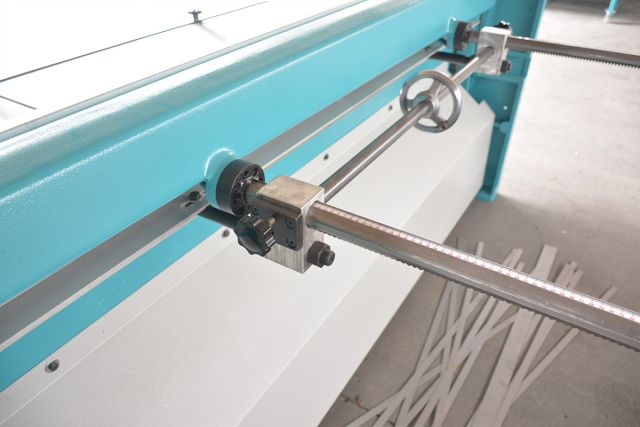 Гильотинные ножницы Ckemsa EMGA 1520×2,0 мм