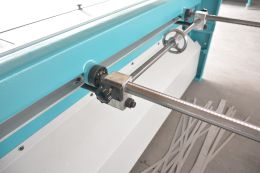 Гильотинные ножницы Ckemsa EMGA 1320×2,5 мм