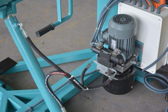 Гидравлический гибочный станок CK EMSA CKL-H 1260 × 2.0 мм