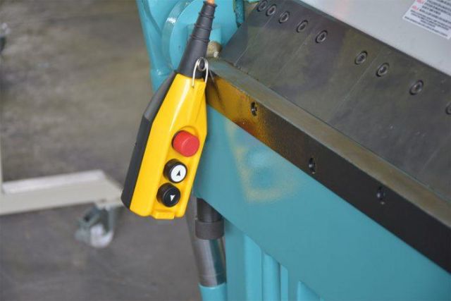 Гідравлічний згинальний верстат CK EMSA CKL-H 1260 × 2,0 мм