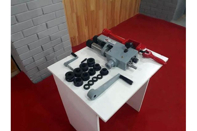 Ручний відбортовочний верстат Holzmann SKM 200