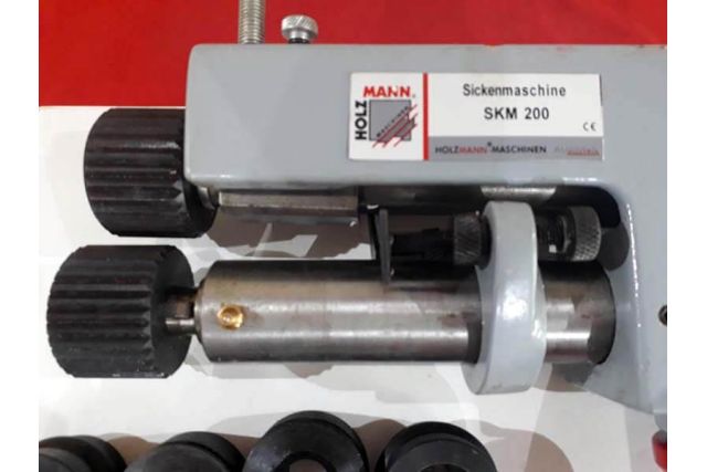 Ручной отбортовочный станок Holzmann SKM 200