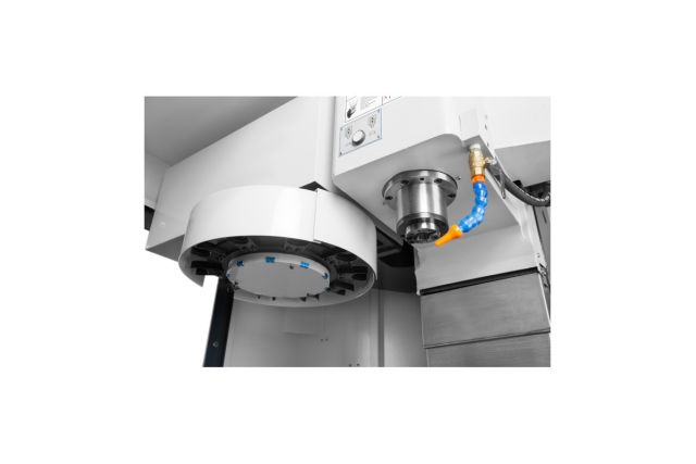 4-осьвий оброблювальний центр з ЧПК Cormak MILL 600