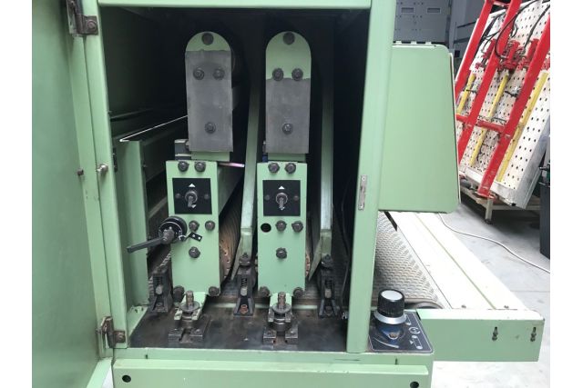 Широкострічковий шліфувальний верстат