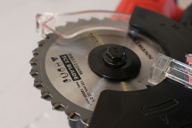 Ручна дискова пила Holzmann DBS 125