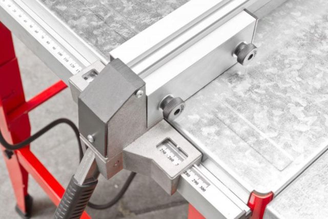 Циркулярна пила Holzmann TS 315SE