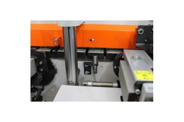 Автоматический кромкооблицовочный станок...