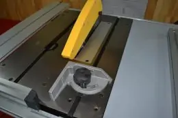 Циркулярная пила Holzmann TS 250 10