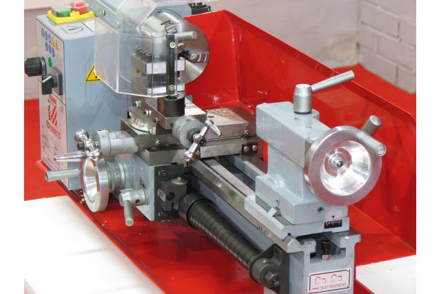 Токарний верстат по металу Holzmann ED 300ECO