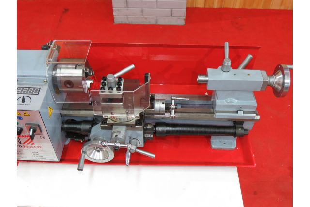 Токарний верстат по металу Holzmann ED 300ECO