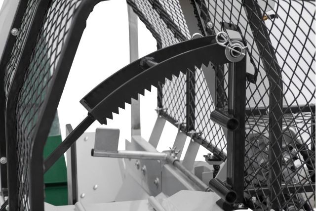 Напівавтоматична машина для різання і розколу...