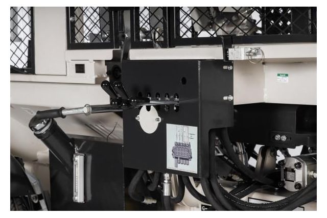 Полуавтоматическая машина для резки и раскола...