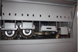 Автоматический щеточно-шлифовальный станок Famak 1350 F