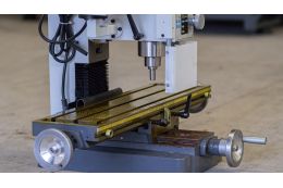 Фрезерний верстат CORMAK HK-25L Vario