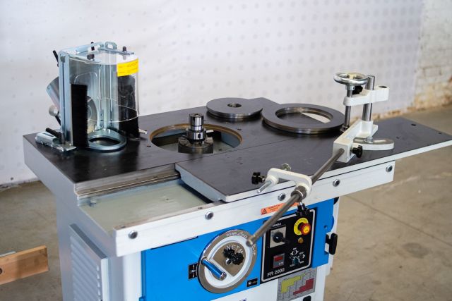 Фрезерний верстат з кареткою NETMAK FR 2000 S