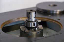 Фрезерный станок с кареткой NETMAK FR 2000 S