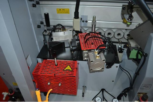 Автоматичний кромкооблицювальний верстат Holzmann KAM 215EPS