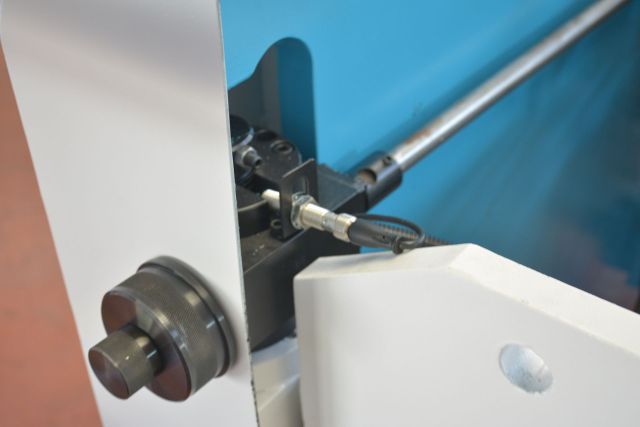 Гідравлічний листозгинальний прес з ЧПУ Isitan...