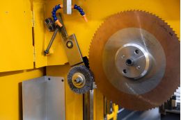 Автоматична дискова пилка по металу BEKAMAK BMDO-80CS