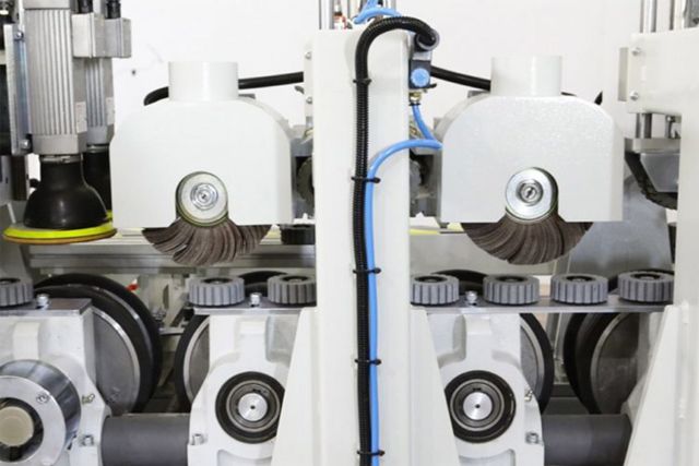 Автоматический шлифовальный станок для профилей...