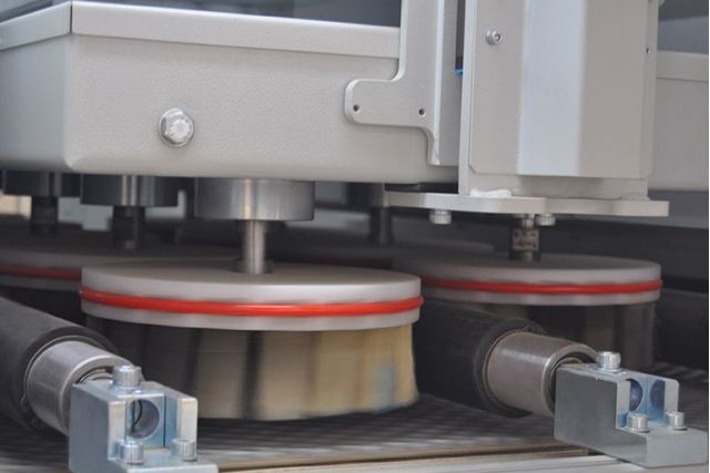 Автоматичний щітково-шліфувальний верстат KA-MA...