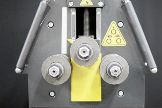 Ручний верстат для гнуття труб і профілів Tugra...