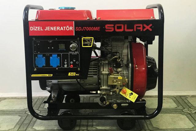 Дизельний генератор SOLAX SDJ7000ME