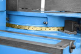 Автоматичний стрічкопильний верстат CORMAK S-200 RHA