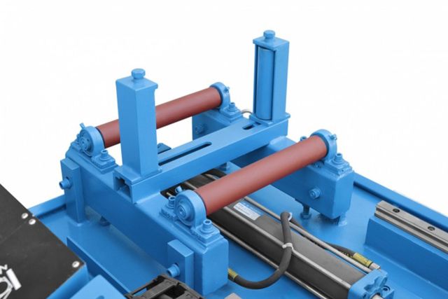 Автоматический ленточнопильный станок CORMAK...