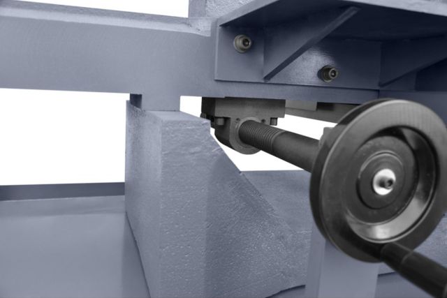 Ленточная пила по металлу CORMAK BS-440RH