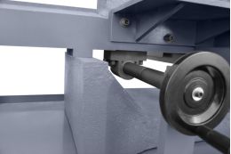 Ленточная пила по металлу CORMAK BS-440RH