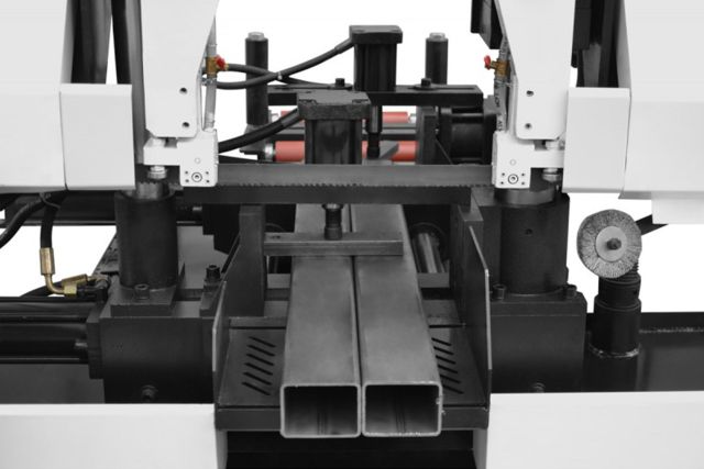 Автоматический ленточнопильный станок CORMAK...