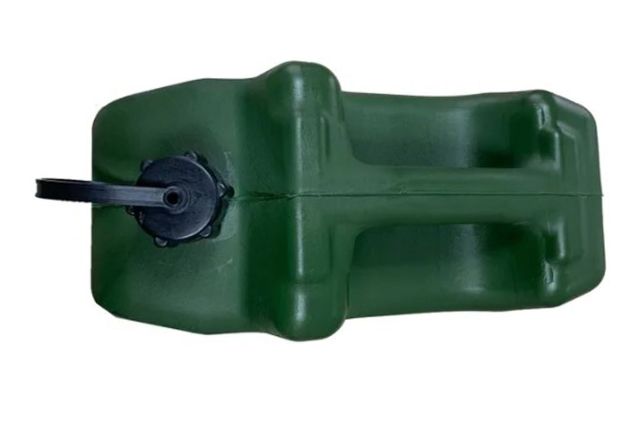 Каністра для бензину пластикова з лійкою 20 л.