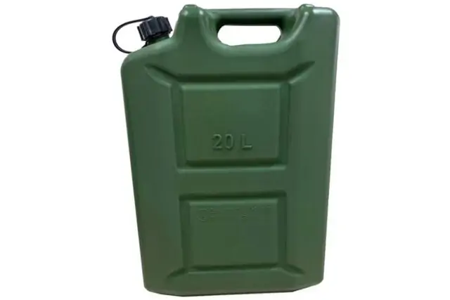 Канистра для бензина пластиковая с лейкой 20 л. 1