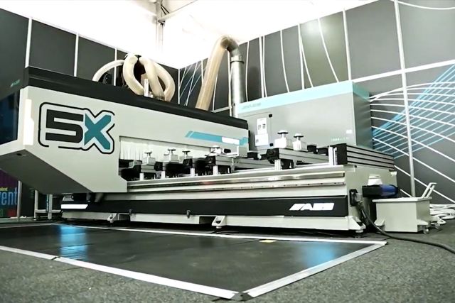 5-ти осьовий обробний центр з ЧПУ AES VEGA 5X 1632