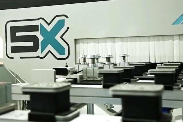 5-ти осевой обрабатывающий центр с ЧПУ AES VEGA...