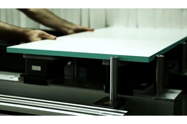 5-ти осевой обрабатывающий центр с ЧПУ AES VEGA...