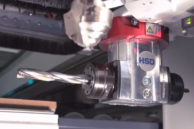 Фрезерний верстат з ЧПУ AES RAPTOR ULTRA LINE 1632