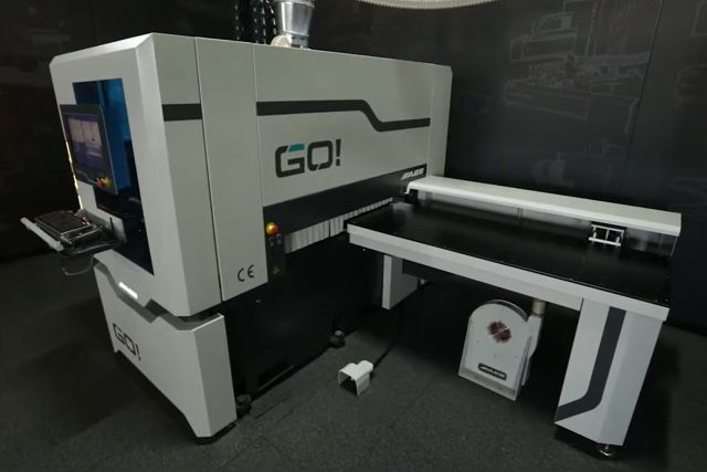 Сверлильно-присадочный станок с ЧПУ AES GO! 1300 M