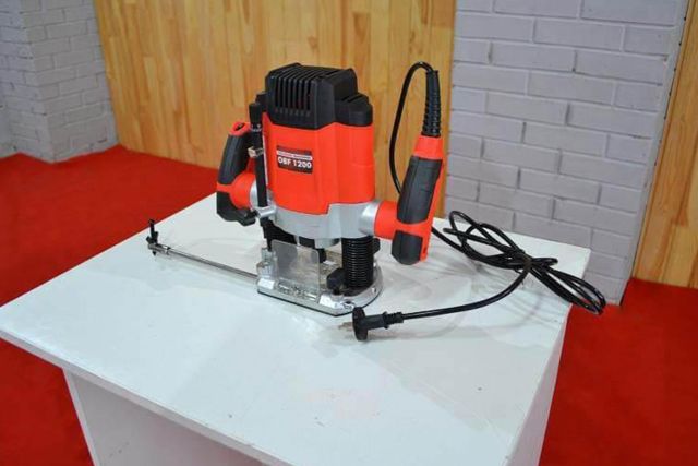 Ручной фрезерный станок Holzmann OBF 1200