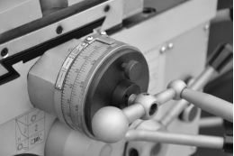 Универсальный токарный станок CORMAK 500x1000B