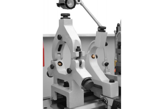 Універсальний токарний верстат CORMAK 500x1000B