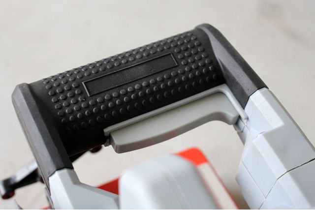 Дисковая пила по металлу Holzmann MKS 180