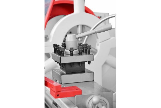 Универсальный токарный станок Cormak 560x2000