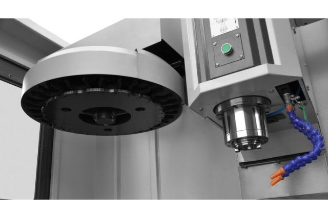 Обробний центр з ЧПК Cormak MILL 540