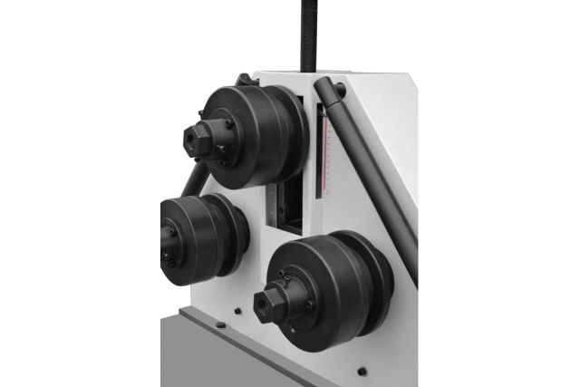 Згинальний верстат для труб і профілів CORMAK...