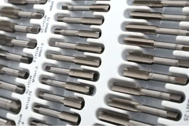 Набор плашек метчиков и калибраторов TAGRED TA4016 110 шт 6