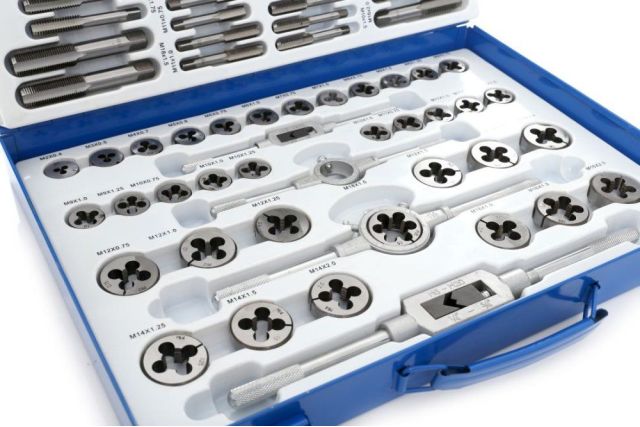 Набор плашек, метчиков и калибраторов TAGRED...